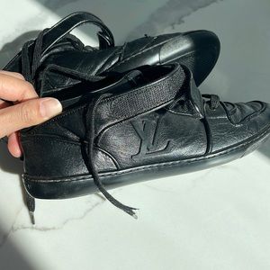 Womens Louis Vuitton shoes size 36